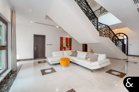 Villa in Jumeirah Golf Estates, Dubai 5 bedrooms, 929 sq.m. № 91376 - photo 13