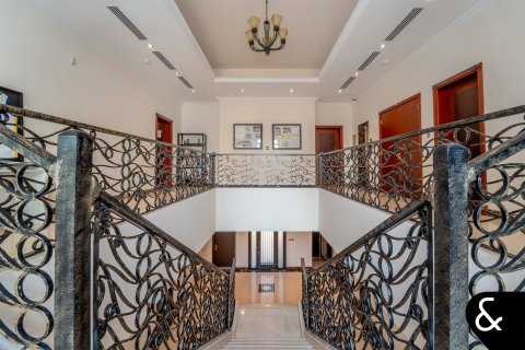 Villa in Jumeirah Golf Estates, Dubai 5 bedrooms, 929 sq.m. № 91376 - photo 18