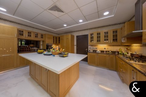 Купить виллу в Джумейра Гольф Эстейтс, Дубай: 5 спален, 929м², № 91376 - фото 11