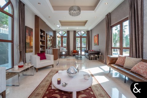 Villa in Jumeirah Golf Estates, Dubai 5 bedrooms, 929 sq.m. № 91376 - photo 10
