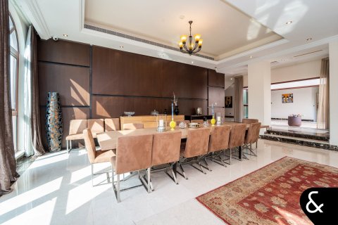 Villa in Jumeirah Golf Estates, Dubai 5 bedrooms, 929 sq.m. № 91376 - photo 16