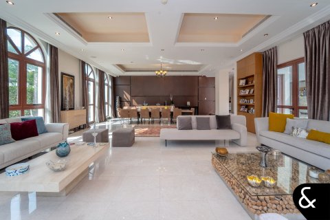 Villa in Jumeirah Golf Estates, Dubai 5 bedrooms, 929 sq.m. № 91376 - photo 15