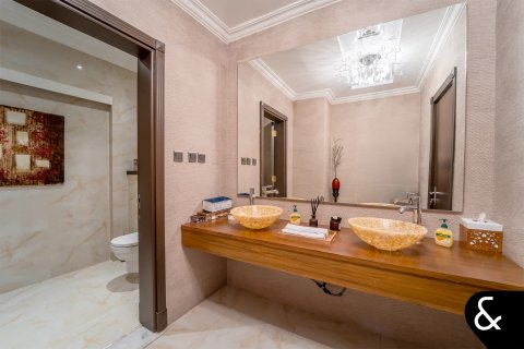 Villa in Jumeirah Golf Estates, Dubai 5 bedrooms, 929 sq.m. № 91376 - photo 23