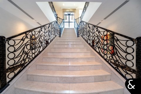 Villa in Jumeirah Golf Estates, Dubai 5 bedrooms, 929 sq.m. № 91376 - photo 19