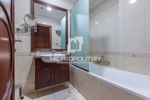 Apartment in Palm Jumeirah, Dubai 2 bedrooms, 164 sq.m. № 3612 - photo 5