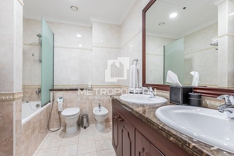 Apartment in Palm Jumeirah, Dubai 2 bedrooms, 164 sq.m. № 3612 - photo 4