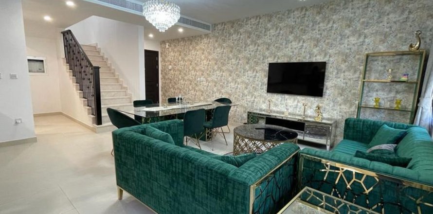 Townhouse in Dubai 3 bedrooms, 186.3 sq.m. № 113784