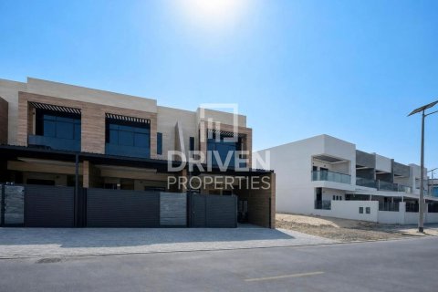 Townhouse in Al Furjan, Dubai 4 bedrooms, 166.2 sq.m. № 143169 - photo 23