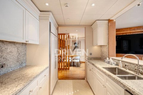 Apartment in Downtown Dubai (Downtown Burj Dubai), Dubai 2 bedrooms, 159 sq.m. № 86723 - photo 2