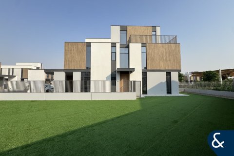 Вилла в Мудоне, Дубай, 4 спальни, 460м², № 91227