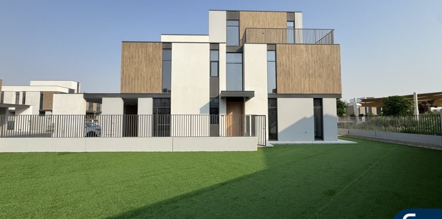 Вилла в Мудоне, Дубай, 4 спальни, 460м², № 91227