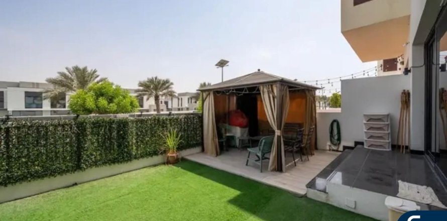 Adosado en Al Furjan, Dubai, 4 dormitorios, 269 m², № 91220