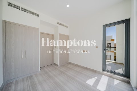 Снять в аренду таунхаус в DAMAC Hills (Akoya by DAMAC), Дубай: 4 спальни, 261.05743000м², № 77583 - фото 18