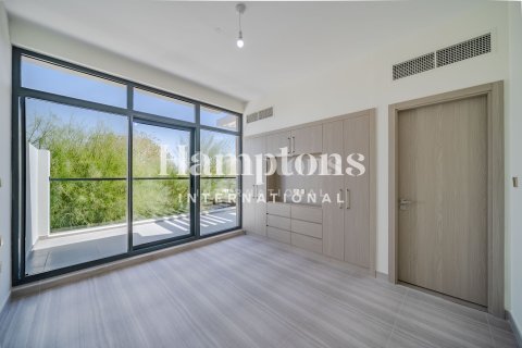 Снять в аренду таунхаус в DAMAC Hills (Akoya by DAMAC), Дубай: 4 спальни, 261.05743000м², № 77583 - фото 12