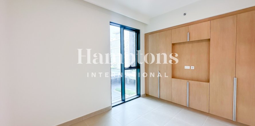 Apartamento en Mina Rashid, Dubai, 2 dormitorios, 111.54 m², № 77586