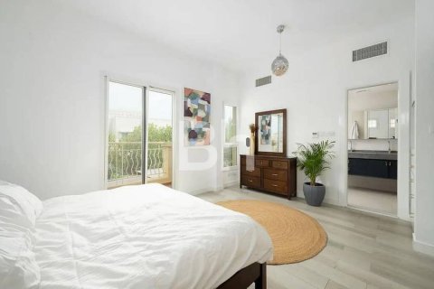 Villa en The Springs, Dubai, 3 dormitorios, 336 m², № 24951 - foto 11