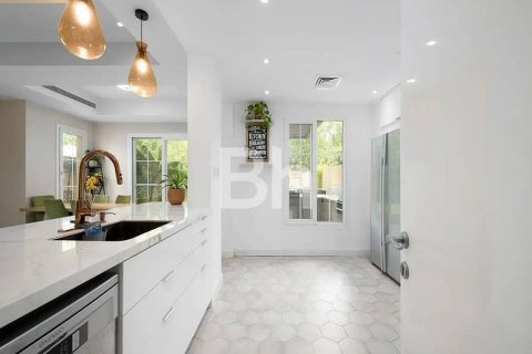 Villa en The Springs, Dubai, 3 dormitorios, 336 m², № 24951 - foto 19