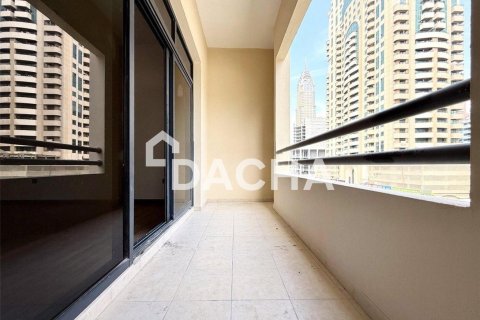 Apartment in Greens, Dubai 3 bedrooms, 155 sq.m. № 104772 - photo 25