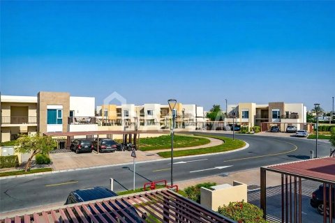 Apartment in EMAAR South, Dubai South (Dubai World Central), Dubai 2 bedrooms, 121 sq.m. № 104776 - photo 3