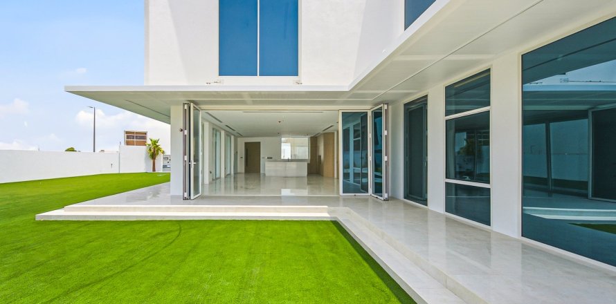 Villa in Dubai 4 bedrooms, 1505.77 sq.m. № 133998