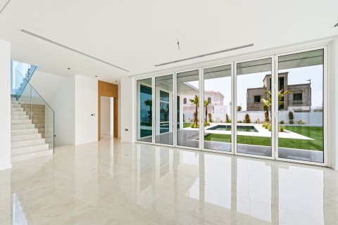 Villa in Dubai 4 bedrooms, 1505.77 sq.m. № 133998 - photo 22