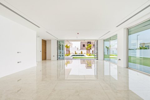 Villa in Dubai 4 bedrooms, 1505.77 sq.m. № 133998 - photo 24