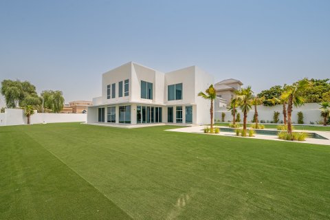 Villa in Dubai 4 bedrooms, 1505.77 sq.m. № 133998 - photo 28