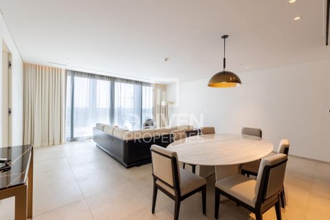 Apartment in Al Satwa, Dubai 3 bedrooms, 168.71 sq.m. № 136623 - photo 3