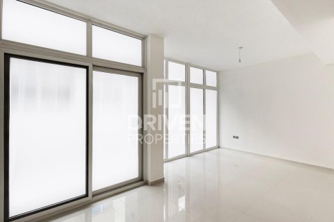 Adosado en Dubai, 3 dormitorios, 112.23 m², № 136629