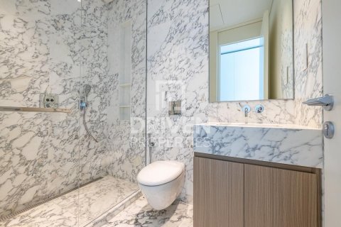 Apartment in Al Satwa, Dubai 2 bedrooms, 126.63 sq.m. № 136622 - photo 16