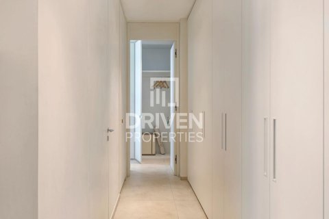 Apartment in Al Satwa, Dubai 2 bedrooms, 126.63 sq.m. № 136622 - photo 18