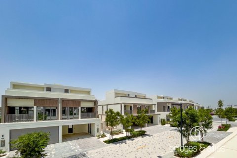 Villa in Tilal Al Ghaf, Dubai 4 bedrooms, 225 sq.m. № 98086 - photo 11