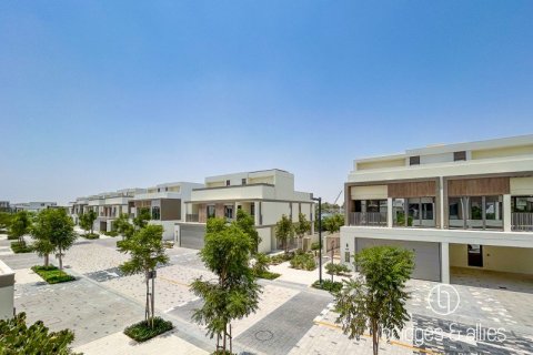 Вилла в Tilal Al Ghaf, Дубай, 4 спальни, 225м², № 98086