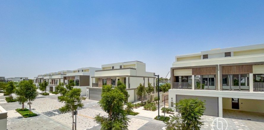 Villa in Tilal Al Ghaf, Dubai 4 bedrooms, 225 sq.m. № 98086