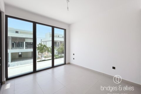 Villa in Tilal Al Ghaf, Dubai 4 bedrooms, 225 sq.m. № 98086 - photo 4