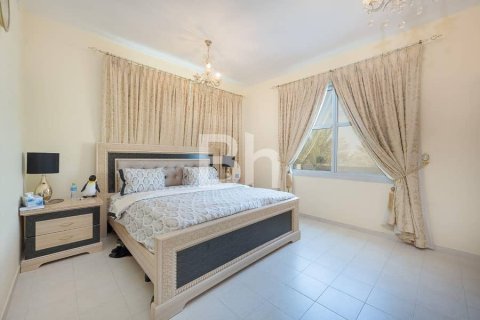 Villa in Falcon City of Wonders, Dubai 5 bedrooms, 814 sq.m. № 5025 - photo 14