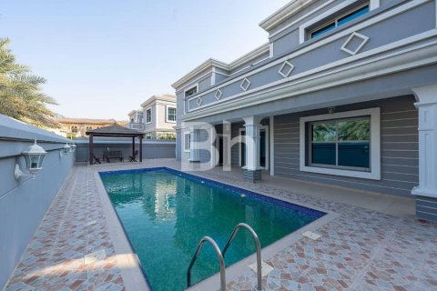 Villa in Falcon City of Wonders, Dubai 5 bedrooms, 814 sq.m. № 5025 - photo 5
