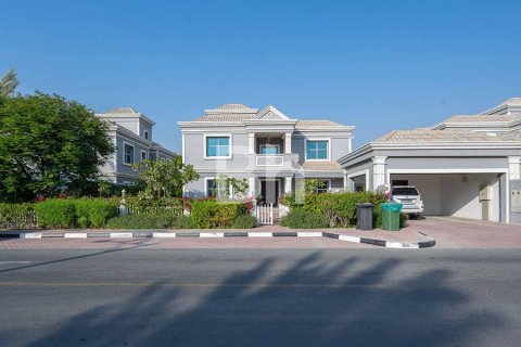 Villa in Falcon City of Wonders, Dubai 5 bedrooms, 814 sq.m. № 5025 - photo 23