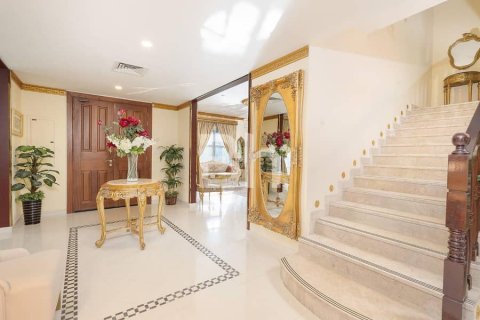 Villa in Falcon City of Wonders, Dubai 5 bedrooms, 814 sq.m. № 5025 - photo 12