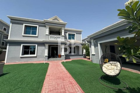 Villa in Falcon City of Wonders, Dubai 5 bedrooms, 814 sq.m. № 5025 - photo 7