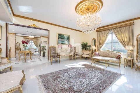 Villa in Falcon City of Wonders, Dubai 5 bedrooms, 814 sq.m. № 5025 - photo 9
