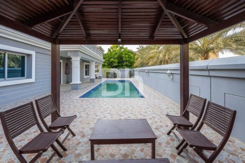 Villa in Falcon City of Wonders, Dubai 5 bedrooms, 814 sq.m. № 5025 - photo 15