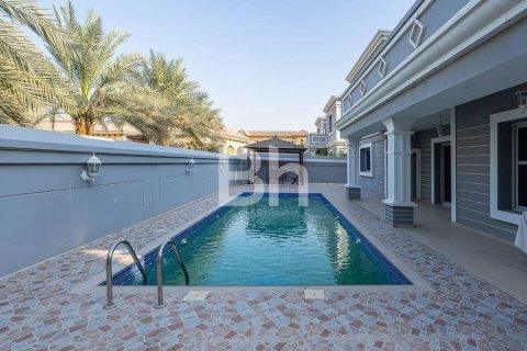 Villa in Falcon City of Wonders, Dubai 5 bedrooms, 814 sq.m. № 5025 - photo 8