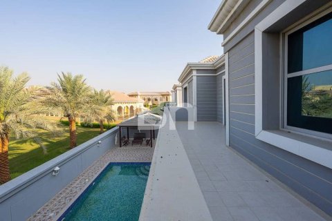Villa in Falcon City of Wonders, Dubai 5 bedrooms, 814 sq.m. № 5025 - photo 2