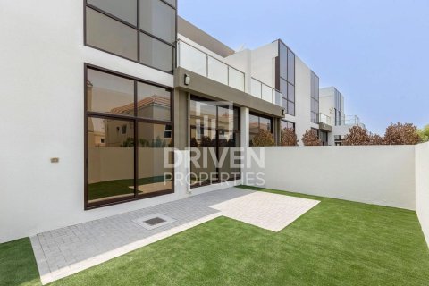 Villa in District 11, Mohammed Bin Rashid City, Dubai 4 bedrooms, 187.01 sq.m. № 143239