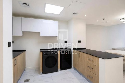 Townhouse in Rukan, Dubai 2 bedrooms, 100.06 sq.m. № 143222 - photo 14