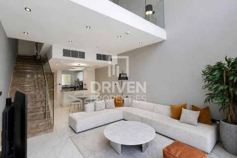 Townhouse in Rukan, Dubai 2 bedrooms, 100.06 sq.m. № 143222 - photo 4