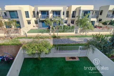 Villa en Dubai Hills Estate, Dubai, 4 dormitorios, 203 m², № 98064 - foto 3