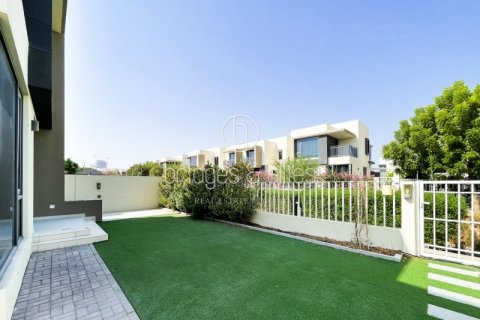 Villa en Dubai Hills Estate, Dubai, 4 dormitorios, 316 m², № 98059 - foto 2