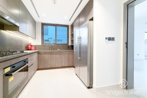 Снять в аренду виллу в Tilal Al Ghaf, Дубай: 4 спальни, 245м², № 98060 - фото 7